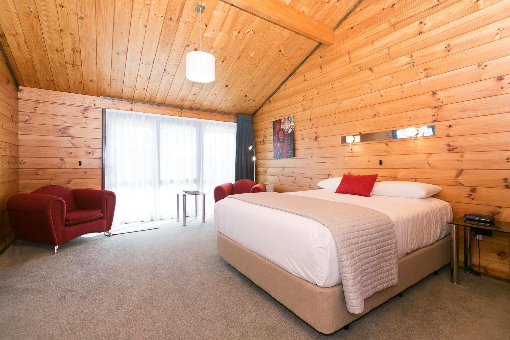 Lockwood Manor 4*