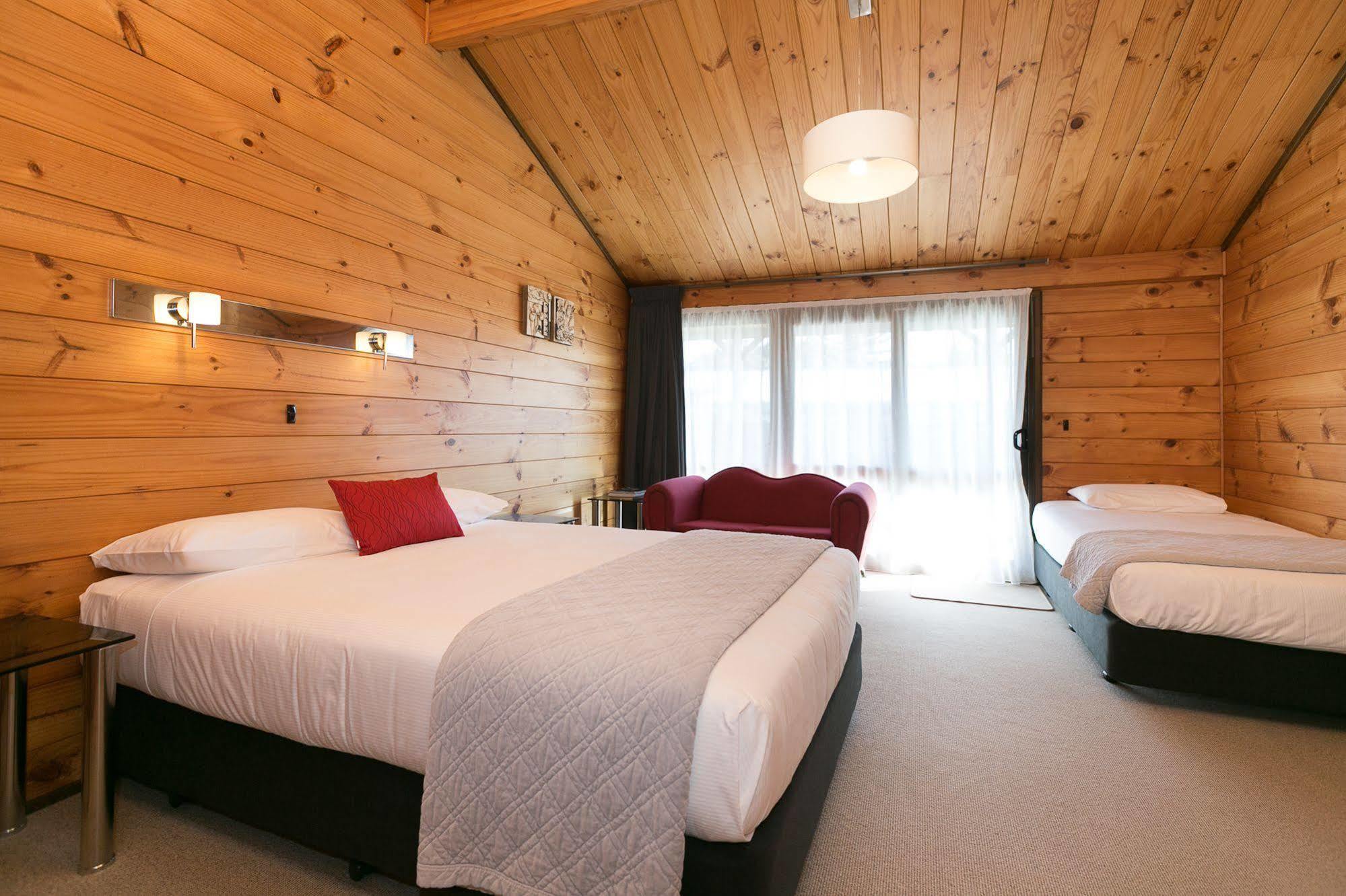 Lockwood Manor Motel 4*